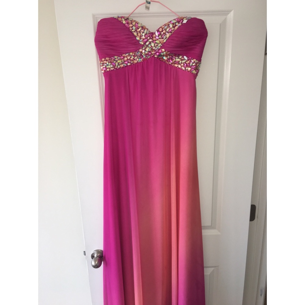 Strapless Formal Dress